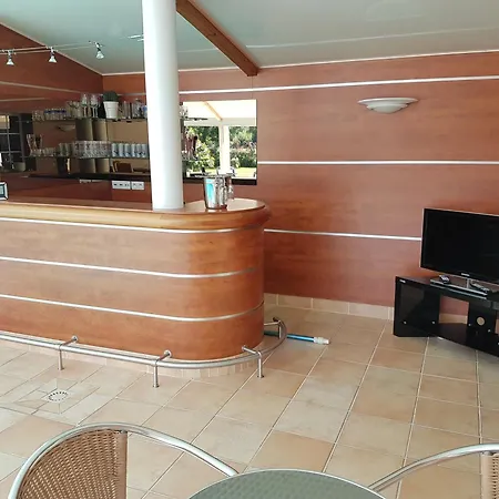 Beau Soleil-piscine Chauffee Interieure Et Sauna *