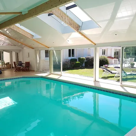 Beau Soleil-piscine Chauffee Interieure Et Sauna בית נופש Le Cellier