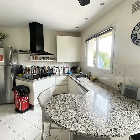 Beau Soleil-piscine Chauffee Interieure Et Sauna * Le Cellier