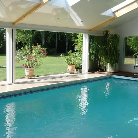 Beau Soleil-piscine Chauffee Interieure Et Sauna بيت للعطل Le Cellier