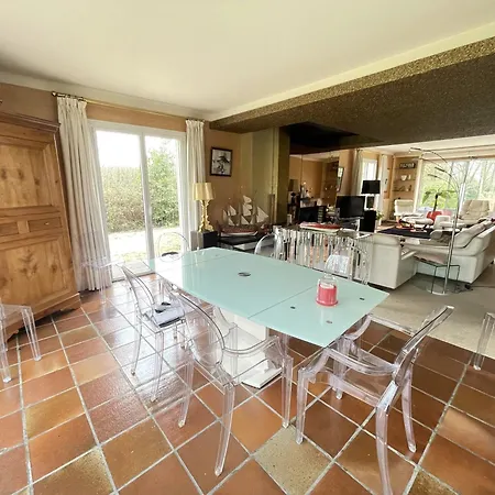 Beau Soleil-piscine Chauffee Interieure Et Sauna Casa de Férias *