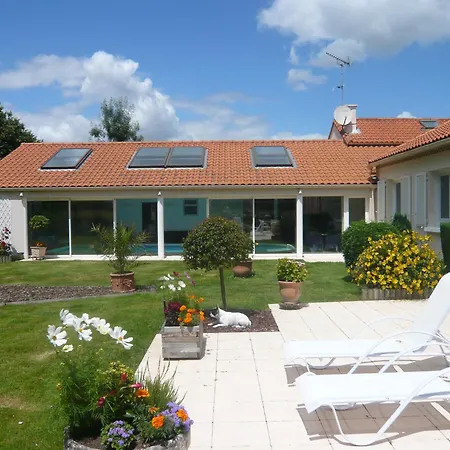 Beau Soleil-piscine Chauffee Interieure Et Sauna * Le Cellier