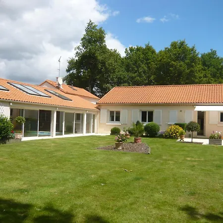 Casa de Férias Beau Soleil-piscine Chauffee Interieure Et Sauna