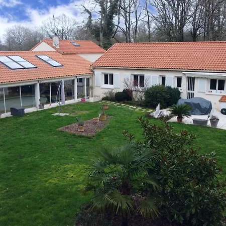 بيت للعطل Beau Soleil-piscine Chauffee Interieure Et Sauna Le Cellier