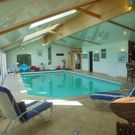 Beau Soleil-piscine Chauffee Interieure Et Sauna *