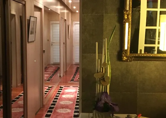 Casa de Férias Beau Soleil-piscine Chauffee Interieure Et Sauna Le Cellier