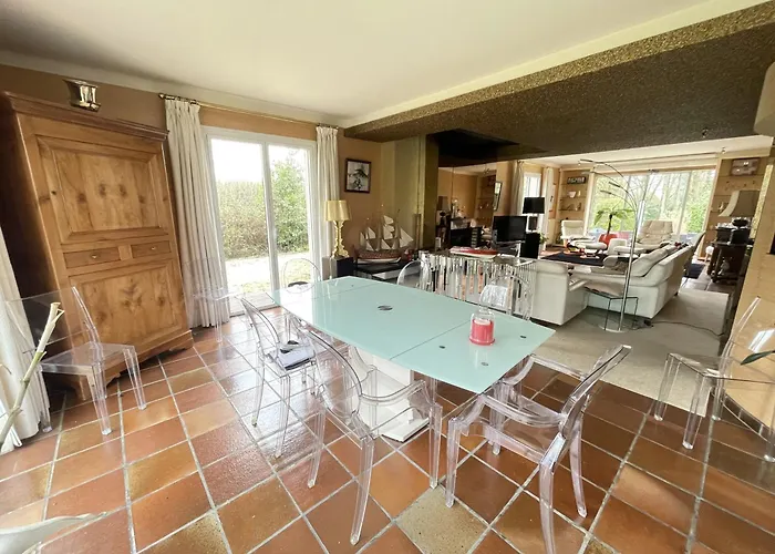 Beau Soleil-piscine Chauffee Interieure Et Sauna Casa de Férias *