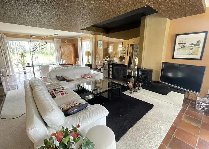 Beau Soleil-piscine Chauffee Interieure Et Sauna Le Cellier