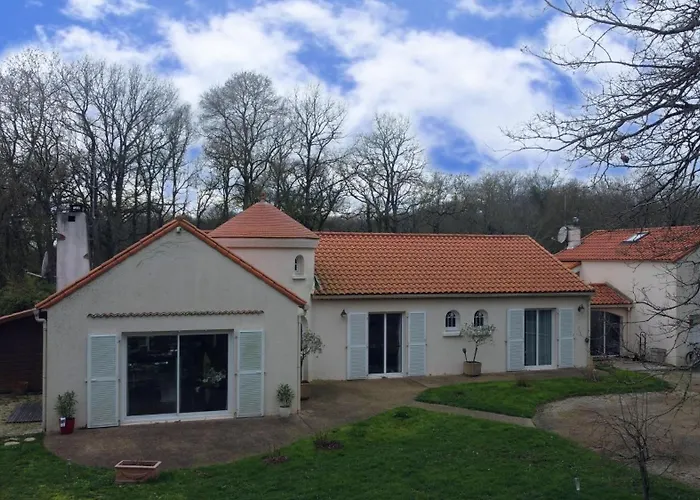 Beau Soleil-piscine Chauffee Interieure Et Sauna