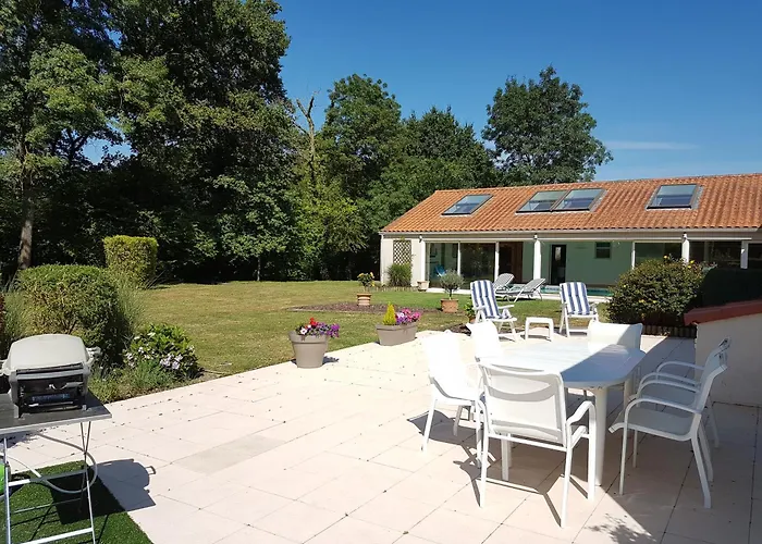 Feriehus Beau Soleil-piscine Chauffee Interieure Et Sauna
