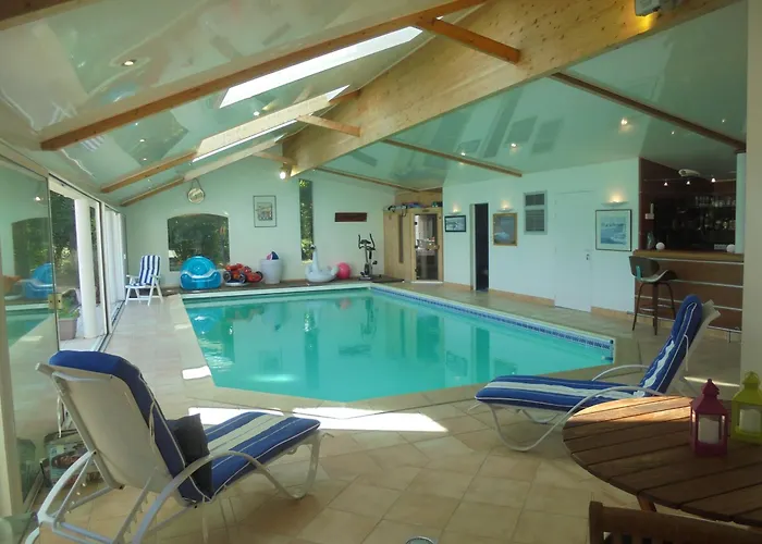 Beau Soleil-piscine Chauffee Interieure Et Sauna *