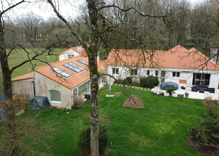 Beau Soleil-piscine Chauffee Interieure Et Sauna Feriehus *